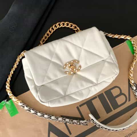 Chanel香奈儿 19 Flap Bag AS1160小号26CM白色