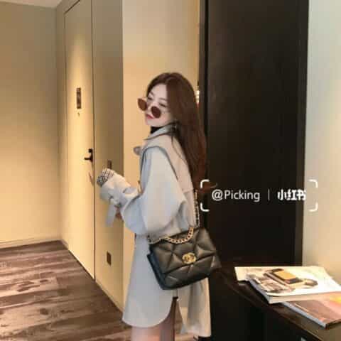 Chanel香奈儿 19 Flap Bag AS1160小号26CM黑色