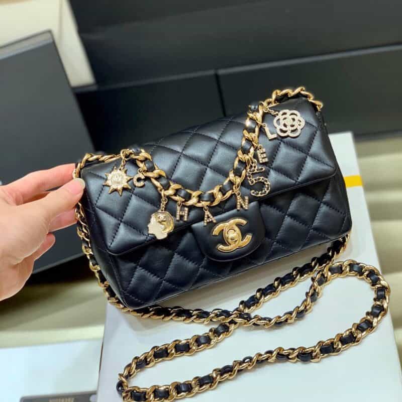 Chanel 2021年春夏度假新款镂空山茶花CF20单肩斜挎包 AS2326