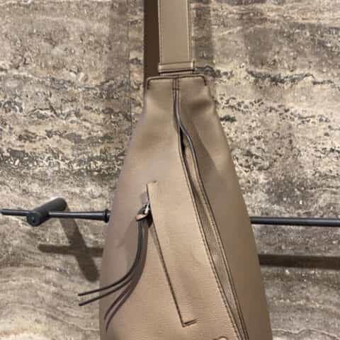 LOEWE罗意威 柔软粒面小牛皮 Anton 背包 0535