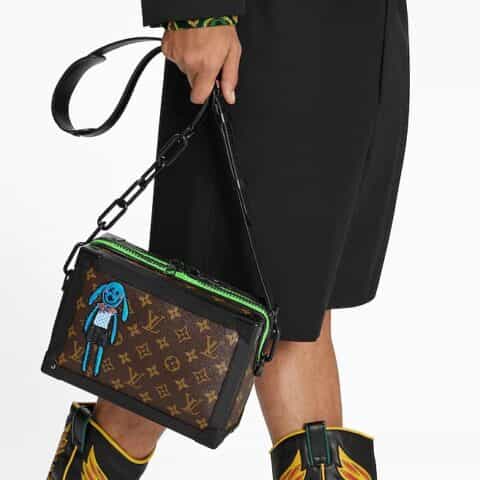 Louis Vuitton LV Soft Trunk 卡通兔子邮差包 M45619