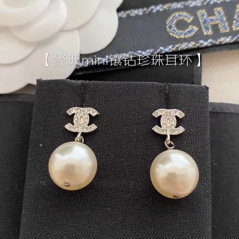新款 CHANEL经典香奈儿双c珍珠耳钉耳环