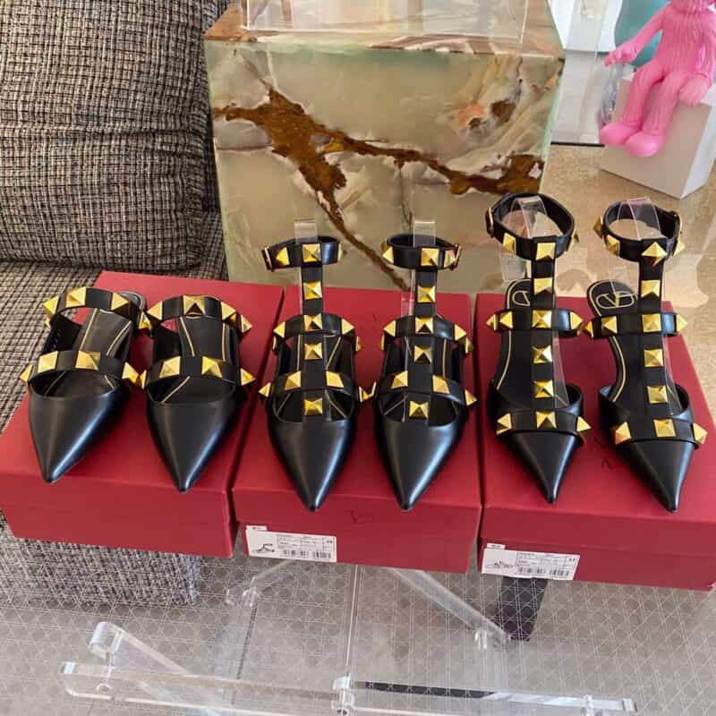 Valentino华伦天奴   ????春夏新款 铆钉系列凉鞋
