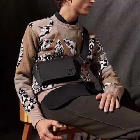 Louis Vuitton LV Slingbag单肩包 M57081