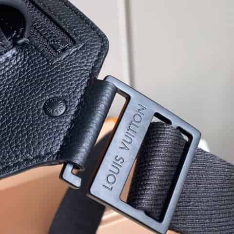 Louis Vuitton LV Slingbag单肩包 M57081