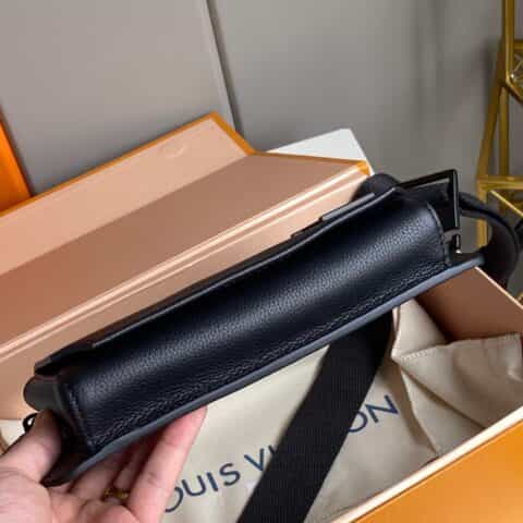 Louis Vuitton LV Slingbag单肩包 M57081