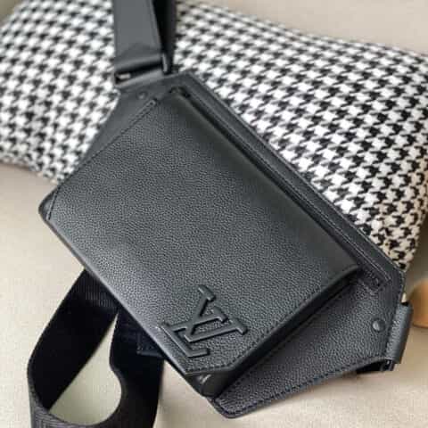 Louis Vuitton LV Slingbag单肩包 M57081