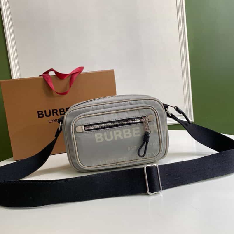 Burberry巴宝莉装饰提花精纺品牌字母徽标男女通用斜背包