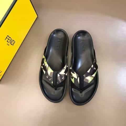 FENDI芬迪   印花牛皮制作原版大底时尚男士拖鞋