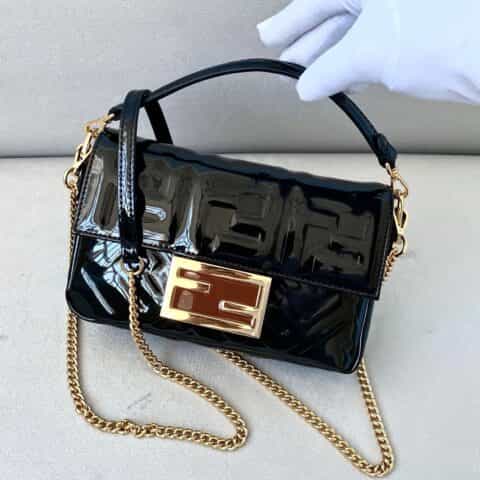 FENDI芬迪法棍系列漆皮款手袋0192S