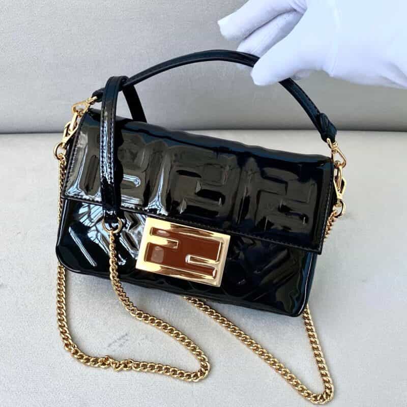 FENDI芬迪法棍系列漆皮款手袋0192S