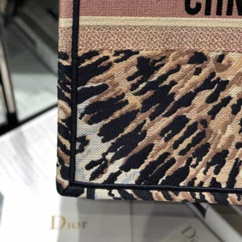 Dior Book Tote 多色刺绣托特包 M1286ZJAI_M884