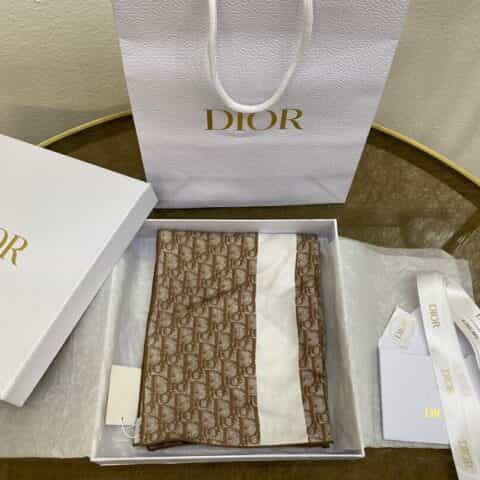 Dior迪奥砂洗工艺100%真丝围巾