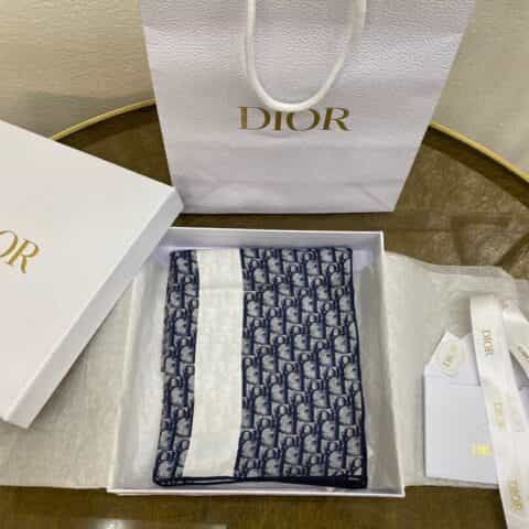 Dior迪奥砂洗工艺100%真丝围巾