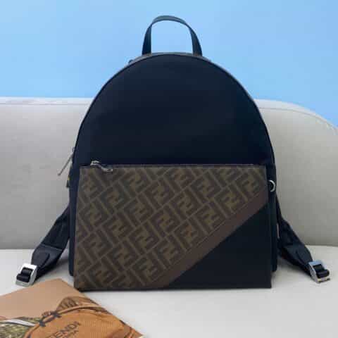 FENDI芬迪潮男必备单品双肩背包2381