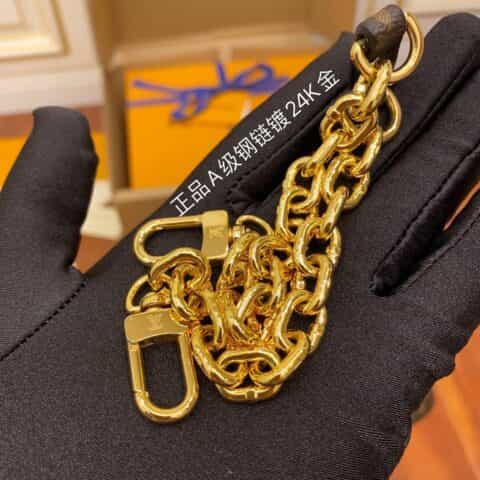 Louis Vuitton LV Vertical Trunk Pochette手机包 M67873