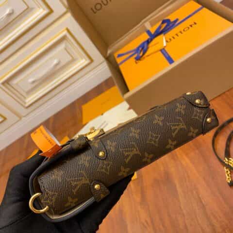 Louis Vuitton LV Vertical Trunk Pochette手机包 M67873