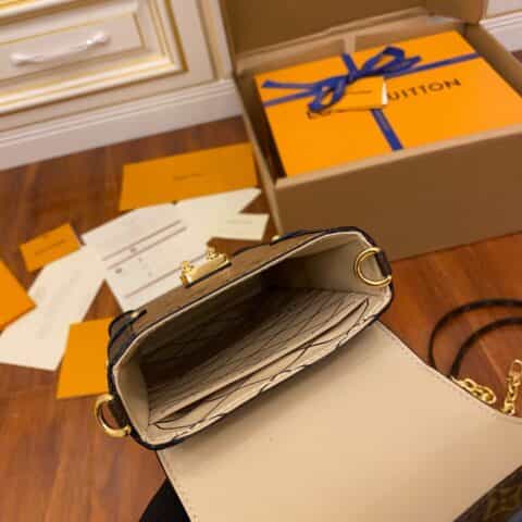 Louis Vuitton LV Vertical Trunk Pochette手机包 M67873