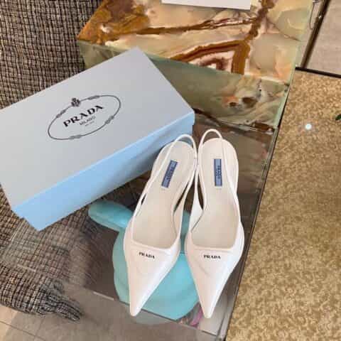 Prada普拉达  ????春夏新品  猫跟尖头凉鞋