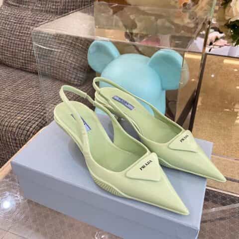 Prada普拉达  ????春夏新品  猫跟尖头凉鞋