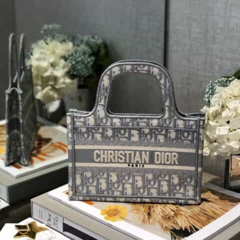 Dior Book tote 刺绣托特包 M1271白灰色