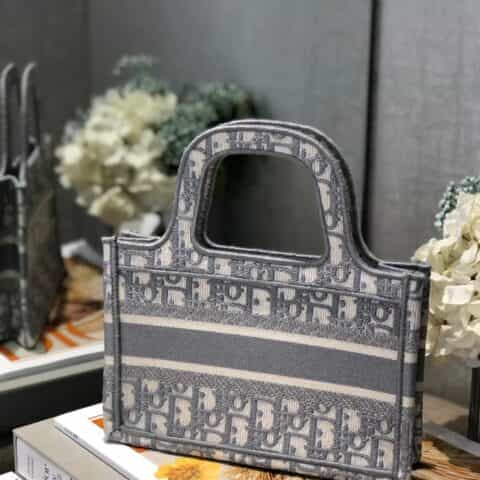 Dior Book tote 刺绣托特包 M1271白灰色
