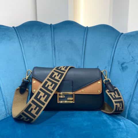 FENDI芬迪拼色小牛皮FF logo 金属扣肩背包600