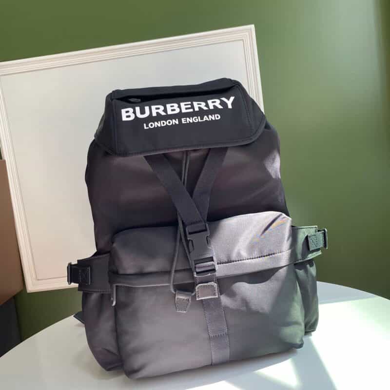 Burberry巴宝莉Vintage 复古格纹尼龙材质双肩包