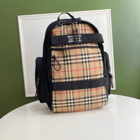 Burberry巴宝莉品徽牌标双肩包