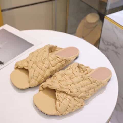 Bottega veneta葆蝶家   BV21FW早春新款方头高跟凉鞋