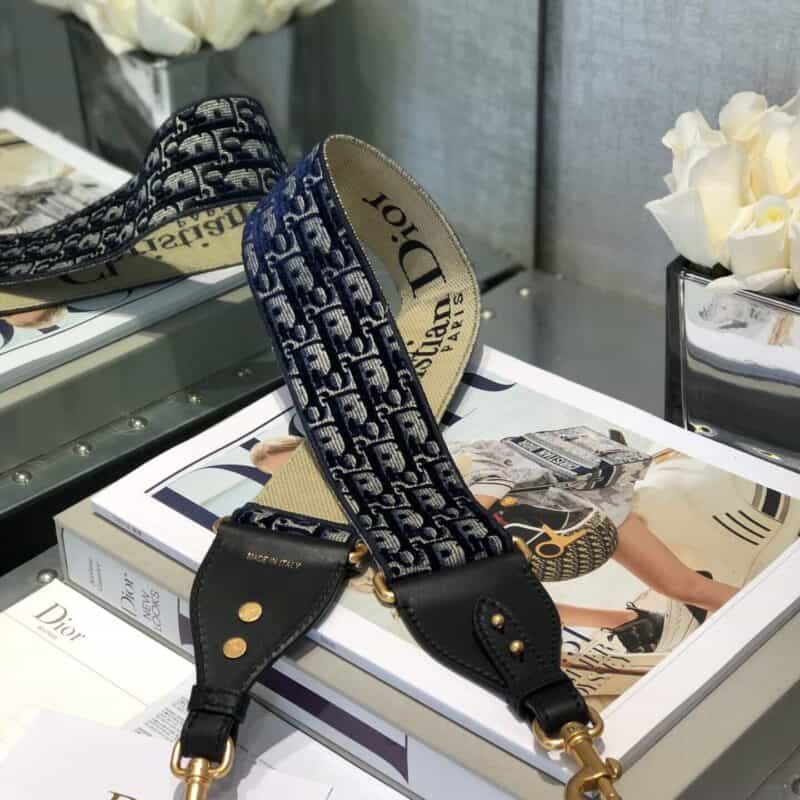 Dior蓝色天鹅绒复古肩带