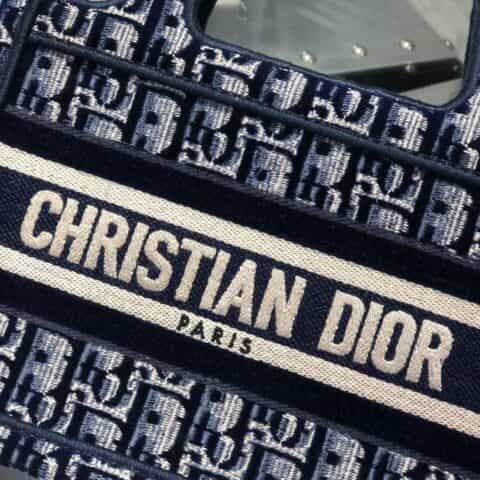 Dior蓝色天鹅绒Oblique印花Mini Book Tote Bag S5475ZWVF_M928