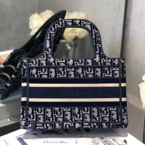 Dior蓝色天鹅绒Oblique印花Mini Book Tote Bag S5475ZWVF_M928