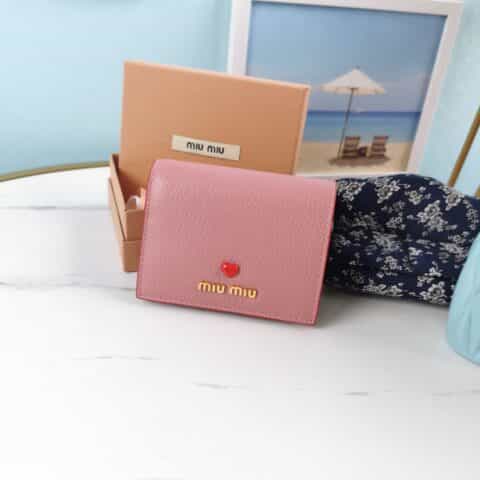 MIUMIU缪缪顶级山羊皮爱心与mivmiv金属徽标新款钱夹5ML204