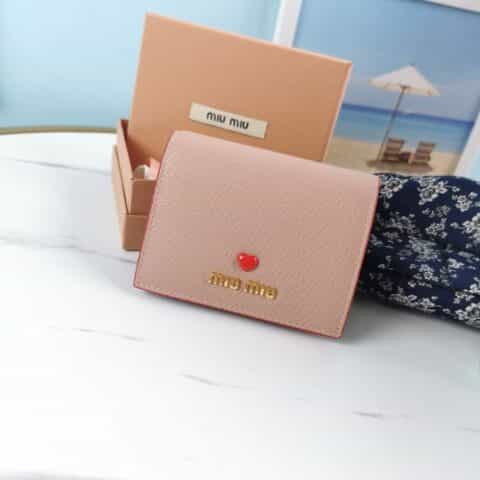 MIUMIU缪缪顶级山羊皮爱心与mivmiv金属徽标新款钱夹5ML204