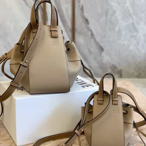 LOEWE罗意威 Mini Hammock bag 吊床包 0501沙色