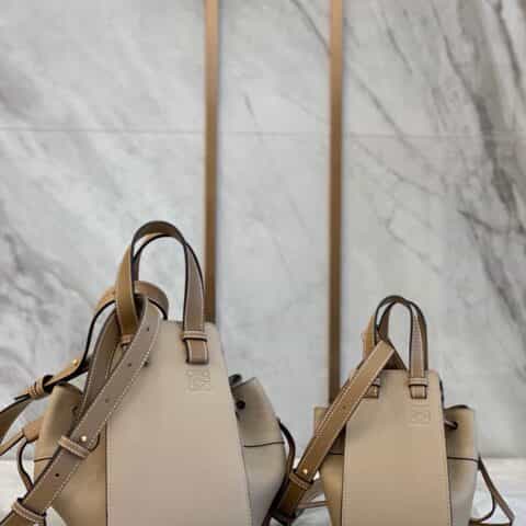 LOEWE罗意威 Mini Hammock bag 吊床包 0501沙色