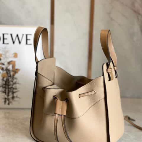 LOEWE罗意威 Hammock bag 吊床包 0500沙色