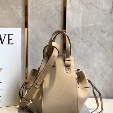 LOEWE罗意威 Hammock bag 吊床包 0500沙色