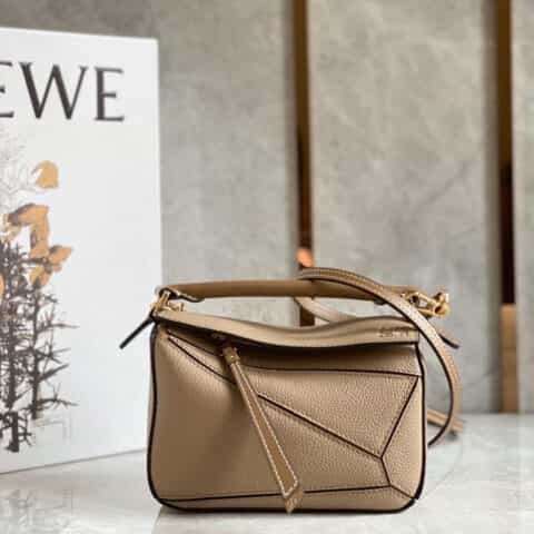 LOEWE罗意威 Mini Puzzle bag几何包 0338沙色18CM