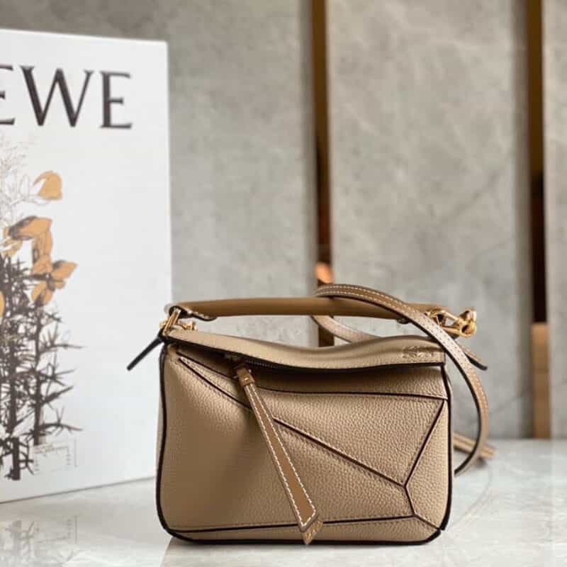 LOEWE罗意威 Mini Puzzle bag几何包 0338沙色18CM