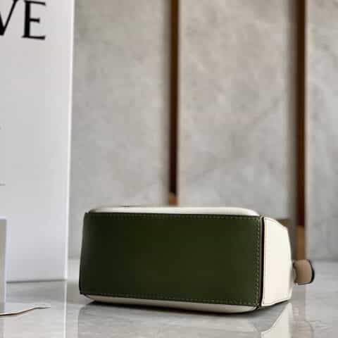 LOEWE罗意威 Mini Puzzle bag几何包 0338灰白绿拼色18CM