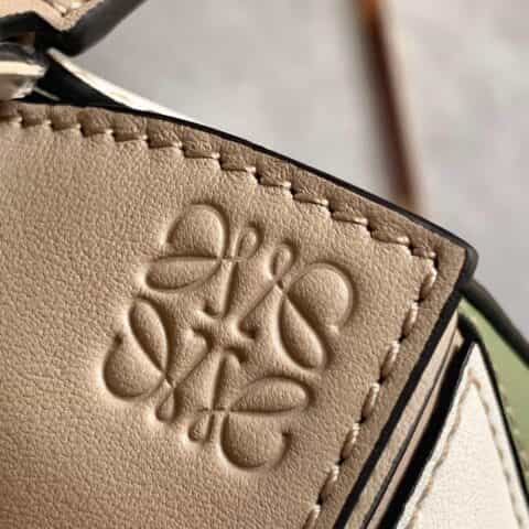 LOEWE罗意威 Mini Puzzle bag几何包 0338灰白绿拼色18CM
