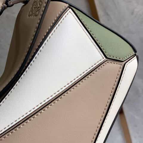 LOEWE罗意威 Mini Puzzle bag几何包 0338灰白绿拼色18CM