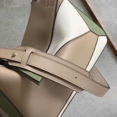 LOEWE罗意威 Puzzle bag 中号几何包 0160灰白绿拼色30CM