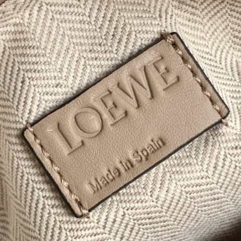 LOEWE罗意威 Puzzle bag 中号几何包 0160灰白绿拼色30CM