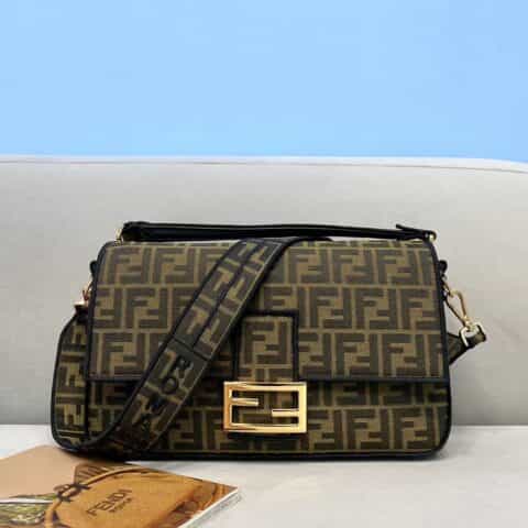 FENDI芬迪经典双F布料Baguette法棍包772L