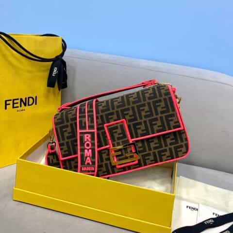 FENDI芬迪经典双F布料Baguette法棍包772L