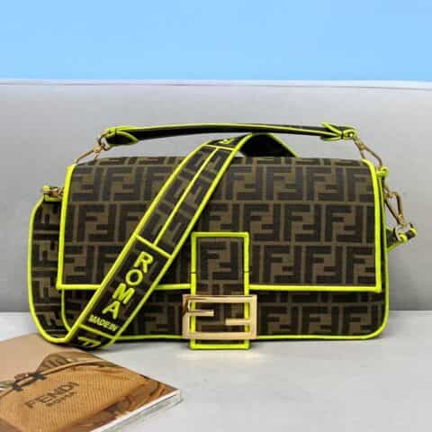 FENDI芬迪经典双F布料Baguette法棍包772L