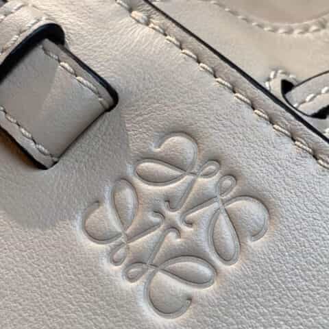 LOEWE罗意威 Mini Hammock bag 吊床包 0501拼色